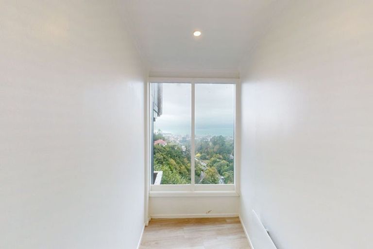 Photo of property in 43b Harbour View Road, Northland, Wellington, 6012