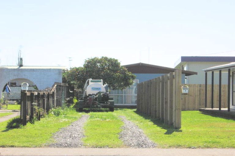 Photo of property in 1 Cholmondeley Crescent, Whitianga, 3510