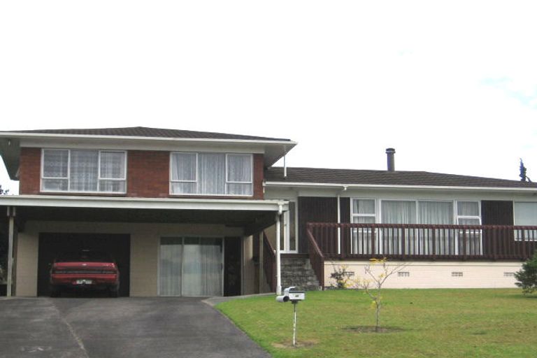 Photo of property in 46 Miltonia Avenue, Te Atatu South, Auckland, 0610