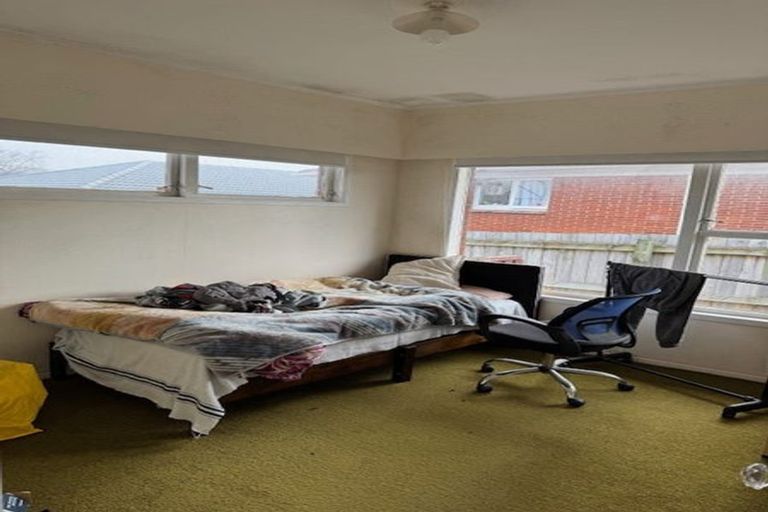 Photo of property in 2 Wells Road, Bucklands Beach, Auckland, 2012