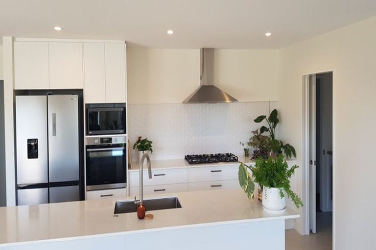 Photo of property in 12 Mccahon Drive, Rangiora, 7400