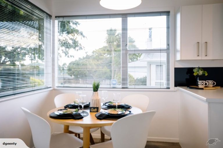 Photo of property in 79 Collins Road, Melville, Hamilton, 3206