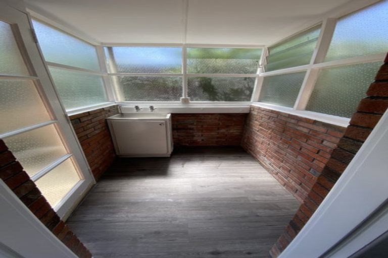 Photo of property in 2 Totara Grove, Hillcrest, Auckland, 0627