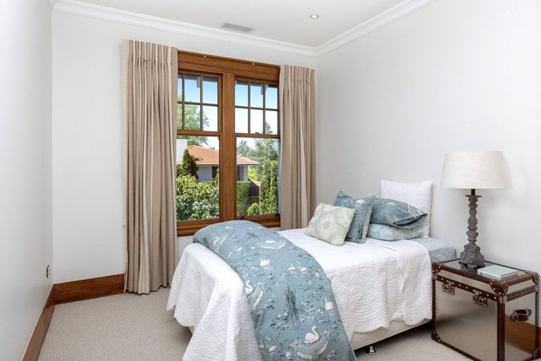 Photo of property in 5 Saint Barnabas Lane, Fendalton, Christchurch, 8052