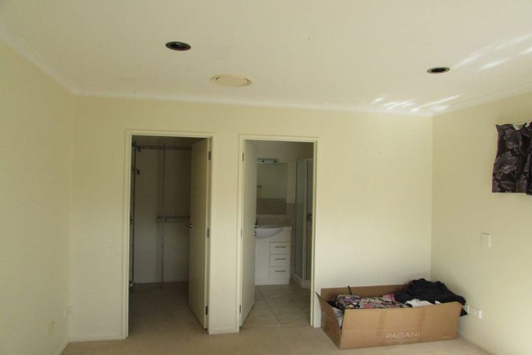 Photo of property in 60 South Kensington Way, Henderson, Auckland, 0612