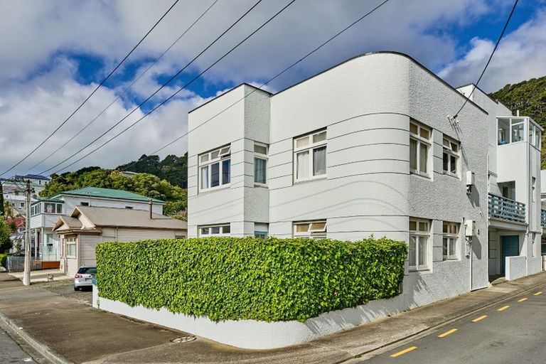 Photo of property in 1u3 Rixon Grove, Mount Victoria, Wellington, 6011