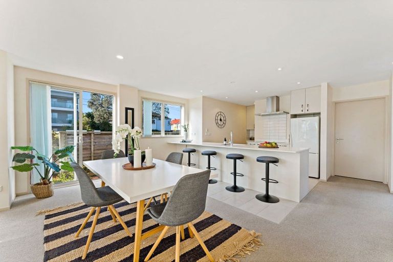 Photo of property in 28a Inverness Road, Browns Bay, Auckland, 0630
