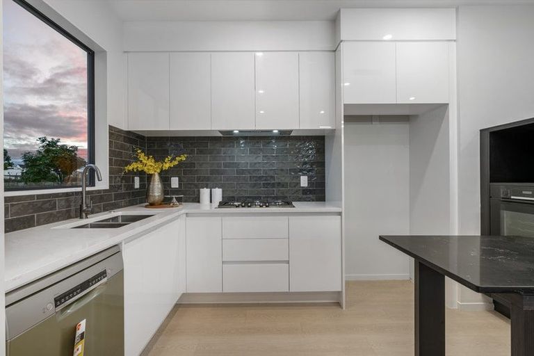 Photo of property in 196 Henwood Road, Westgate, 0814