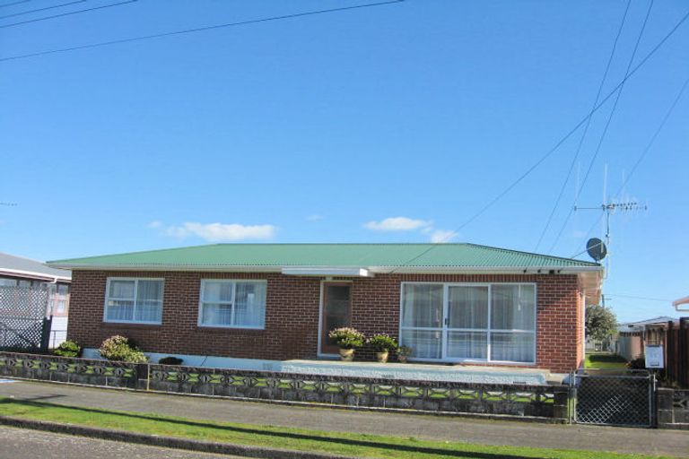 Photo of property in 29 Freyberg Street, Levin, 5510