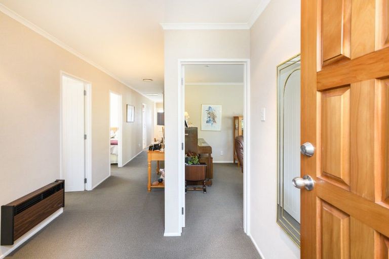 Photo of property in 6 Mudgway Place, Awapuni, Palmerston North, 4412