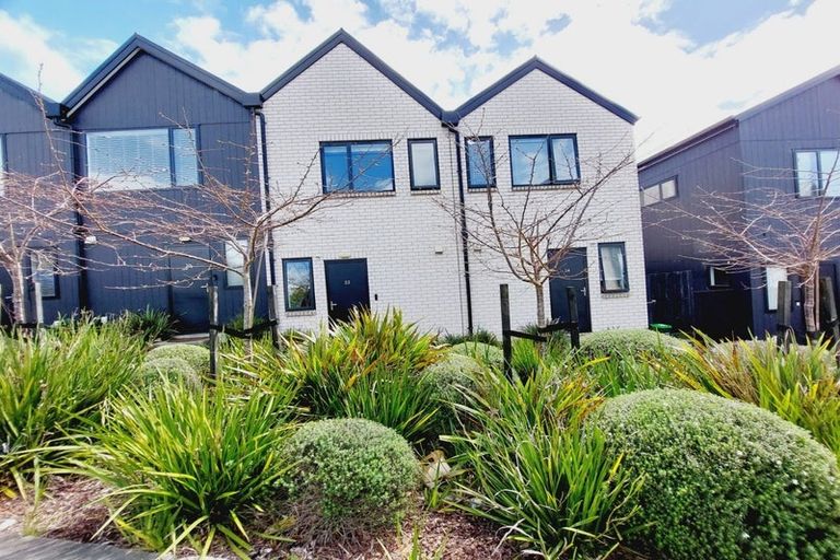 Photo of property in 22 Wharara Lane, Massey, Auckland, 0614