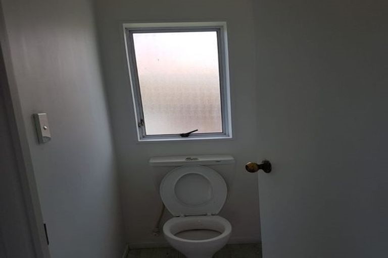 Photo of property in 1/26 Horlicks Place, Randwick Park, Auckland, 2105
