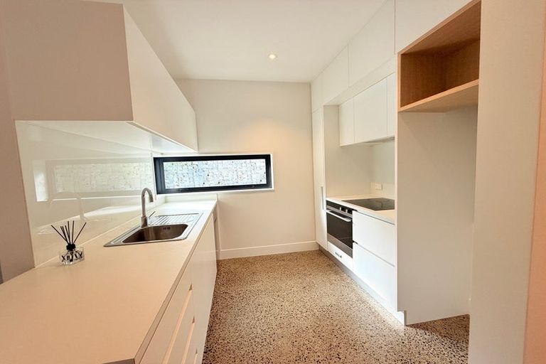 Photo of property in 214 Hobsonville Point Road, Hobsonville, Auckland, 0616