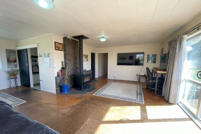 Photo of property in 22 Beaconsfield Road, Midhirst, Stratford, 4394