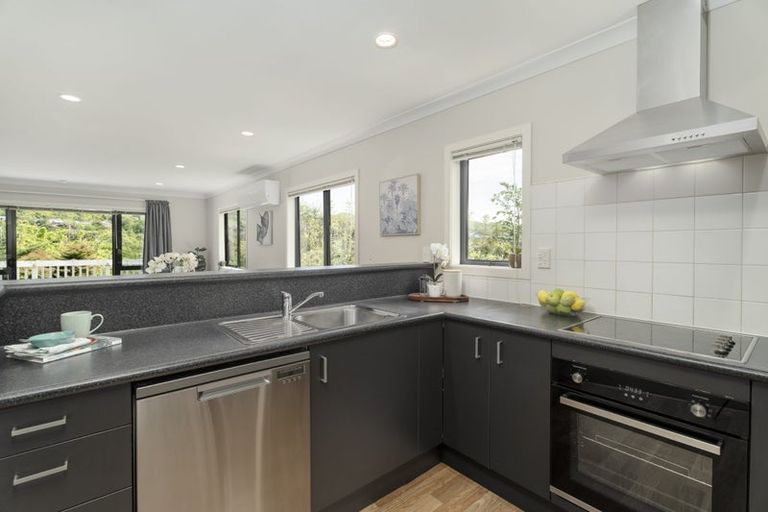 Photo of property in 28c Ronald Woolf Place, Churton Park, Wellington, 6037
