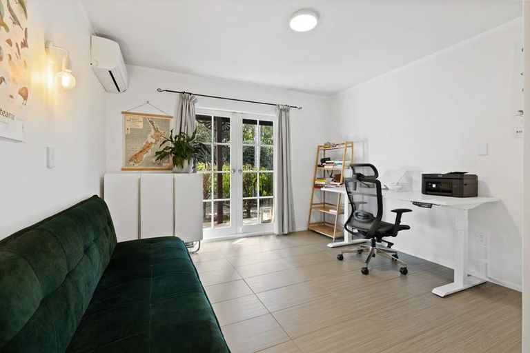 Photo of property in 14b South Lynn Road, Titirangi, Auckland, 0604