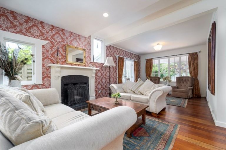 Photo of property in 34 Kuratawhiti Street, Greytown, 5712