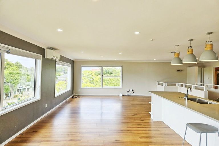 Photo of property in 5 Nicholson Place, Hillcrest, Auckland, 0627