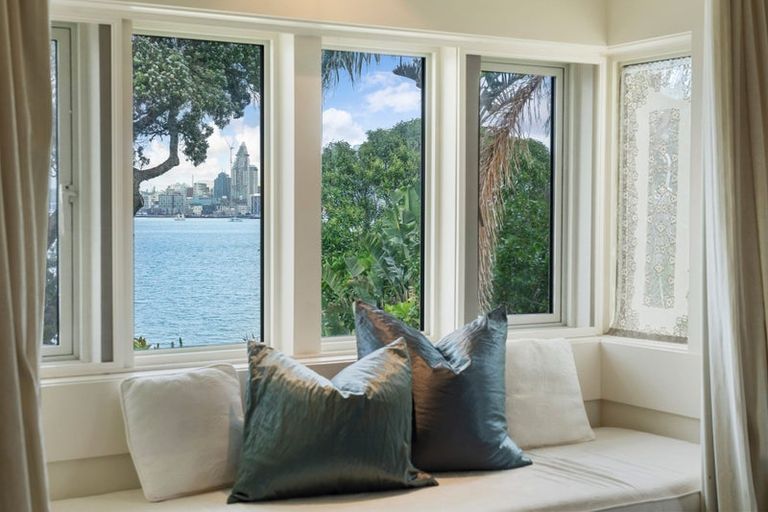 Photo of property in 7 Marine Terrace, Bayswater, Auckland, 0622