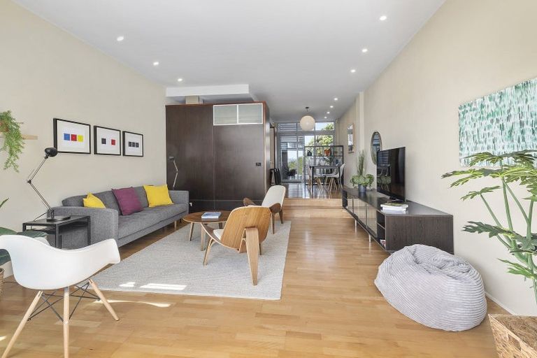 Photo of property in 17 Boardwalk Lane, Seatoun, Wellington, 6022