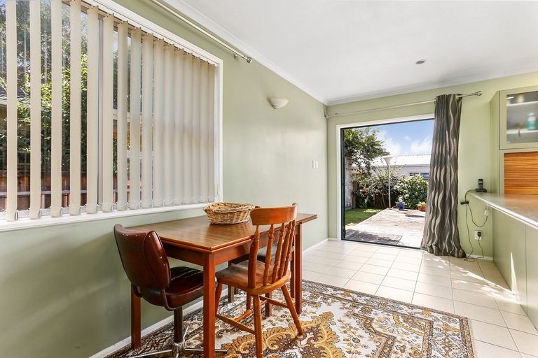 Photo of property in 63 Heybridge Street, Manurewa, Auckland, 2102