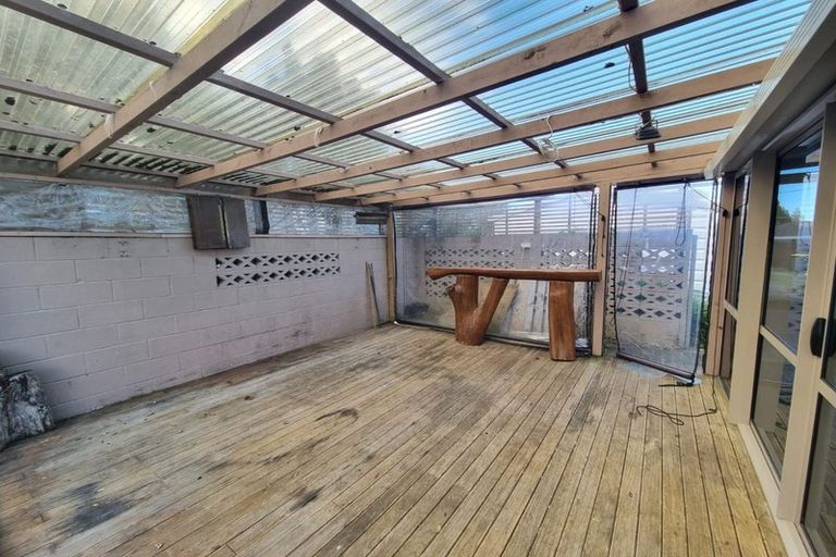 Photo of property in 11 Matipo Road, Te Atatu Peninsula, Auckland, 0610