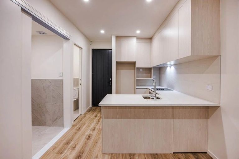 Photo of property in 38a Cascades Road, Pakuranga Heights, Auckland, 2010