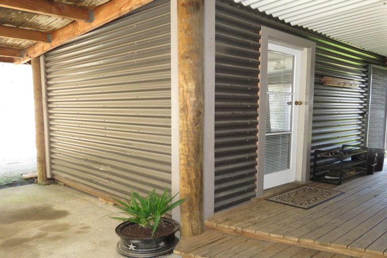 Photo of property in 15 Grey Road, Reefton, 7830
