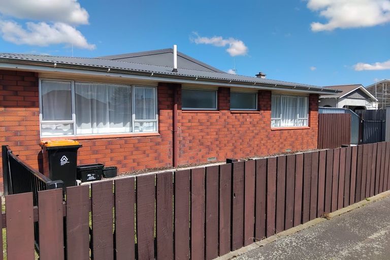 Photo of property in 70a Featherston Street, Takaro, Palmerston North, 4412
