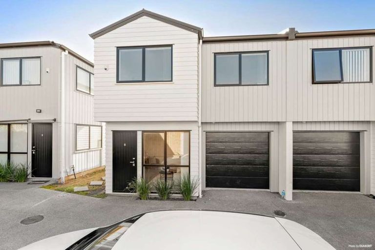 Photo of property in 5/60 Kelman Road, Kelston, Auckland, 0602