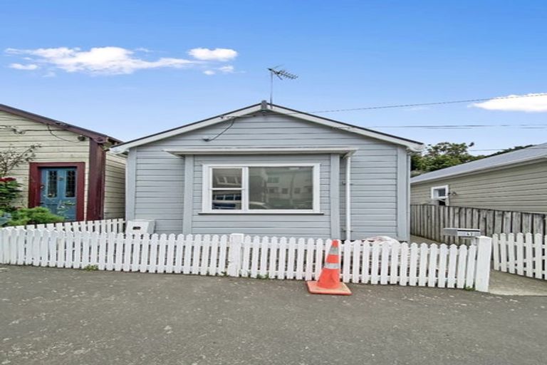 Photo of property in 42 Rolleston Street, Mount Cook, Wellington, 6021