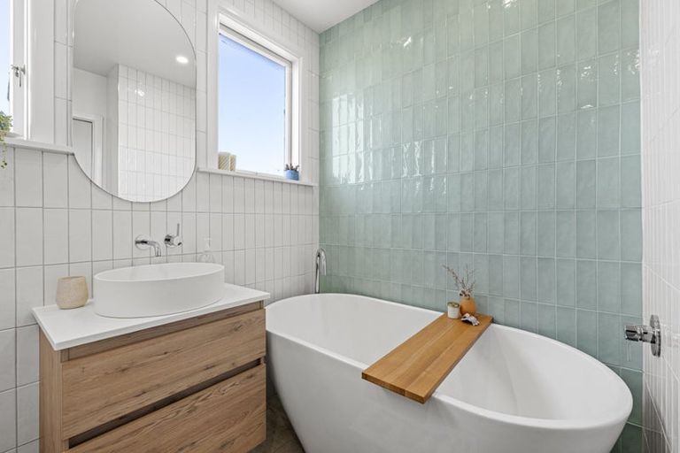Photo of property in 21 Woodstock Place, Russley, Christchurch, 8042