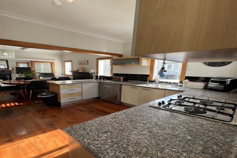 Photo of property in 24 John Street, Pukekohe, 2120