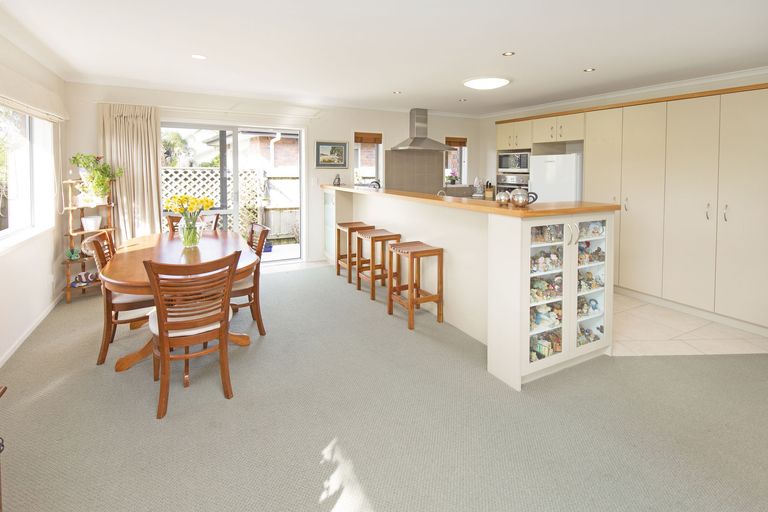 Photo of property in 76 Florence Avenue, Orewa, 0931