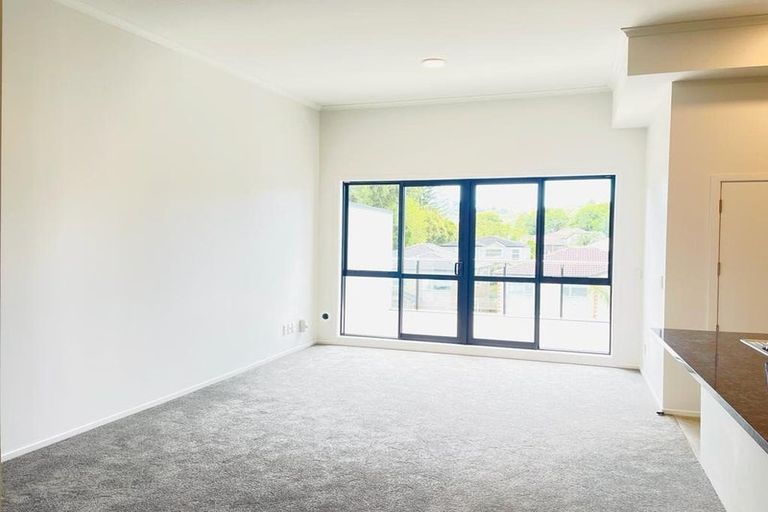 Photo of property in 18/11 Carlos Drive, Flat Bush, Auckland, 2016