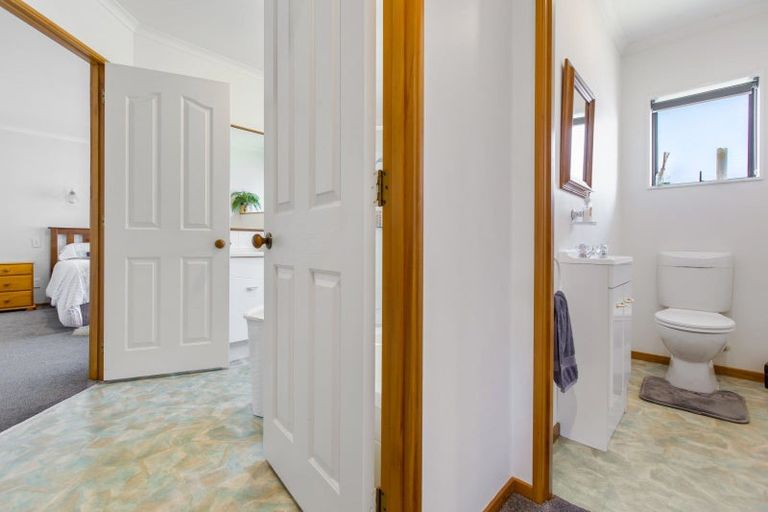 Photo of property in 18 Karamu Street, Te Atatu Peninsula, Auckland, 0610