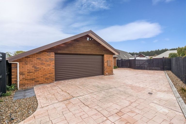 Photo of property in 144 Inwoods Close, Parklands, Christchurch, 8083