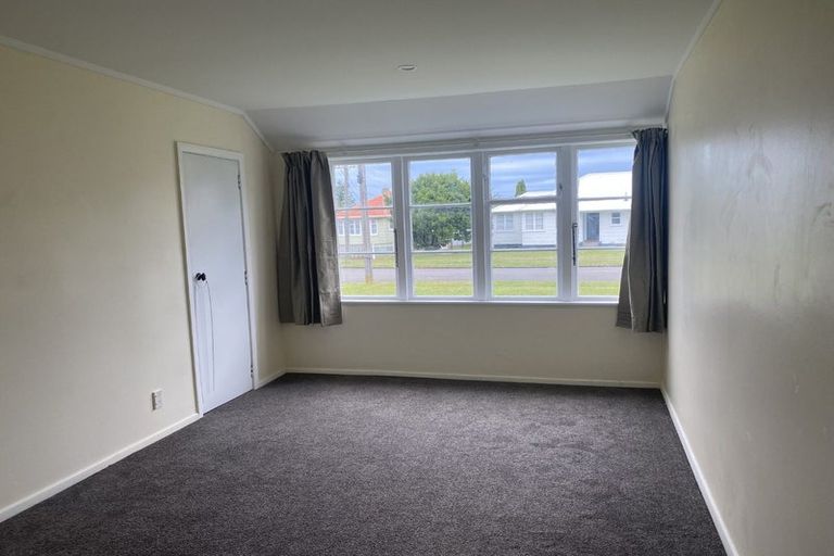 Photo of property in 11 Goldsmith Crescent, Levin, 5510