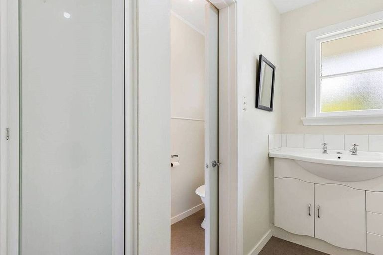 Photo of property in 74 Nortons Road, Avonhead, Christchurch, 8042