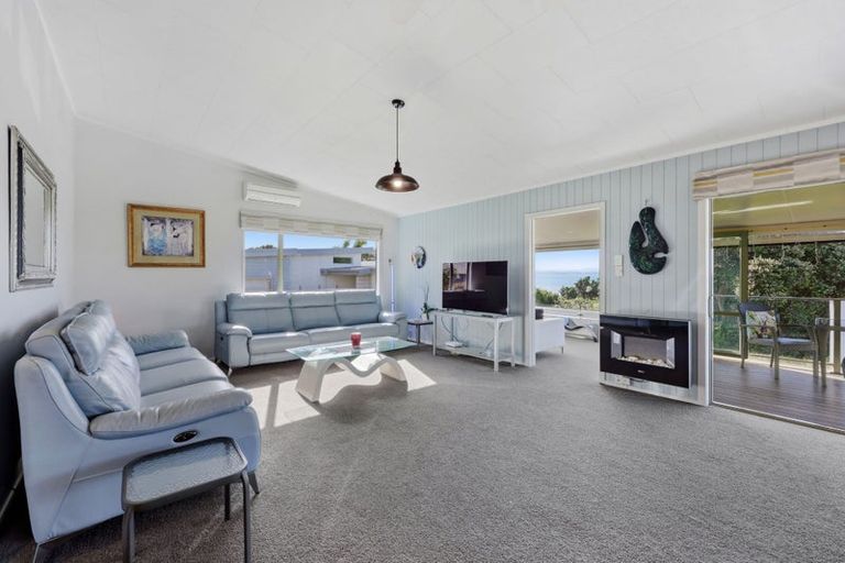 Photo of property in 49 Torkar Road, Clarks Beach, 2122