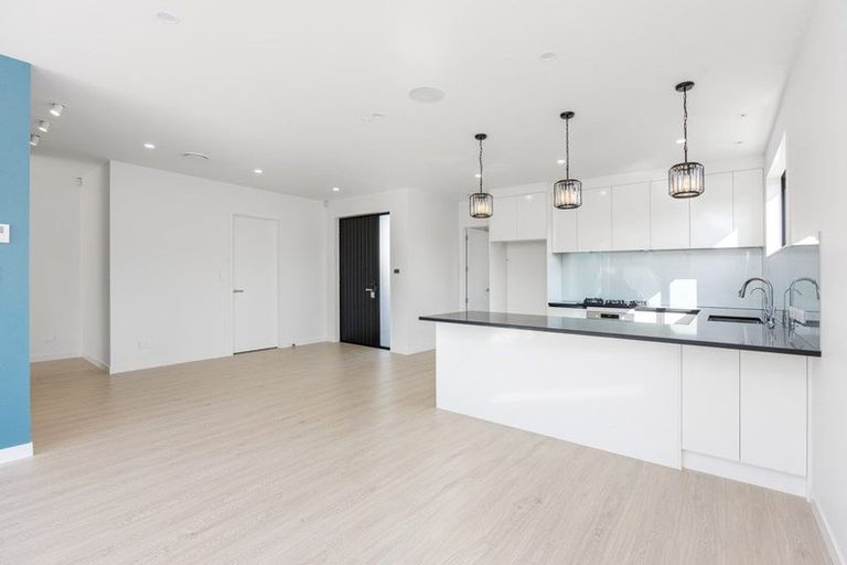 Photo of property in 13 Franheim Crescent, Orewa, 0931