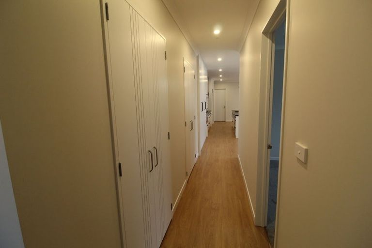 Photo of property in 17 Grove Way, Riverhead, 0820