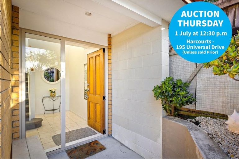 Photo of property in 17 Exotic Place, Massey, Auckland, 0614