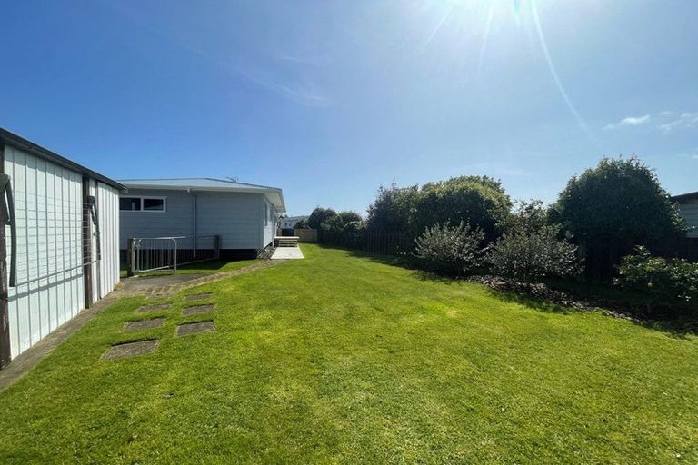 Photo of property in 6 Camellia Avenue, Bell Block, New Plymouth, 4312