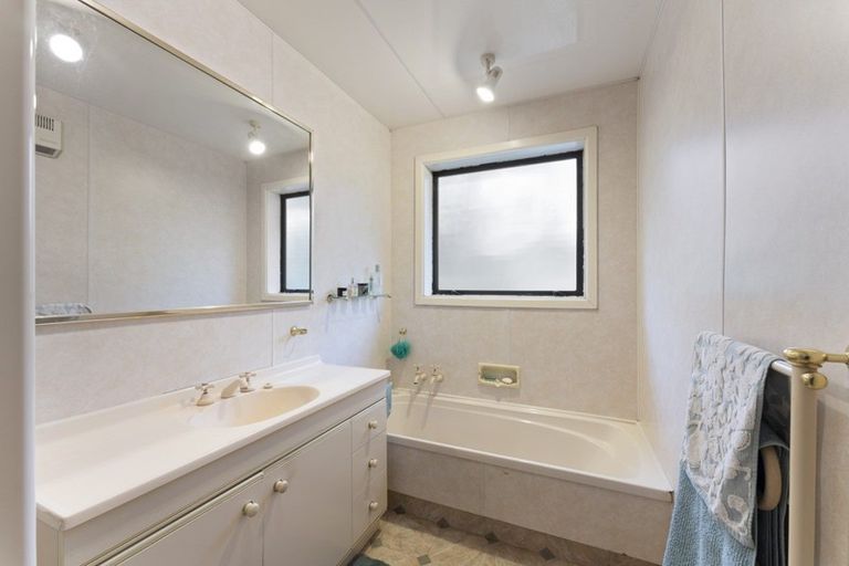 Photo of property in 33 Leistrella Road, Hoon Hay, Christchurch, 8025