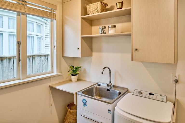 Photo of property in 20 Bloomfield Terrace, Hutt Central, Lower Hutt, 5010