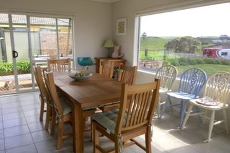 Photo of property in 38 Lax Crescent, Leigh, 0985