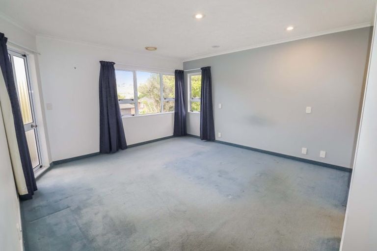 Photo of property in 9 Longmont Terrace, Churton Park, Wellington, 6037