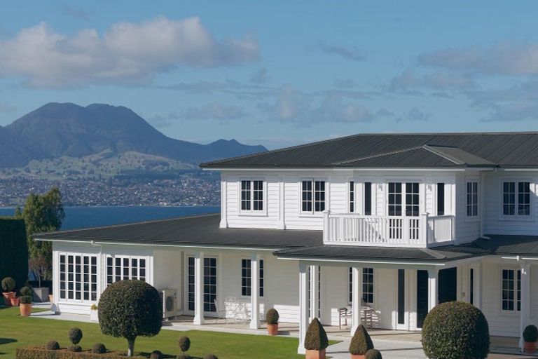 Photo of property in 423 Gillespie Place, Acacia Bay, Taupo, 3385