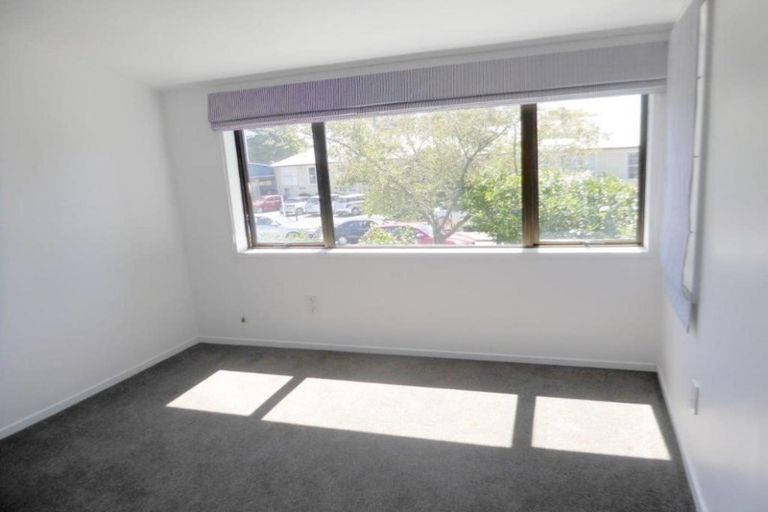 Photo of property in 52 Aikmans Road, Merivale, Christchurch, 8014